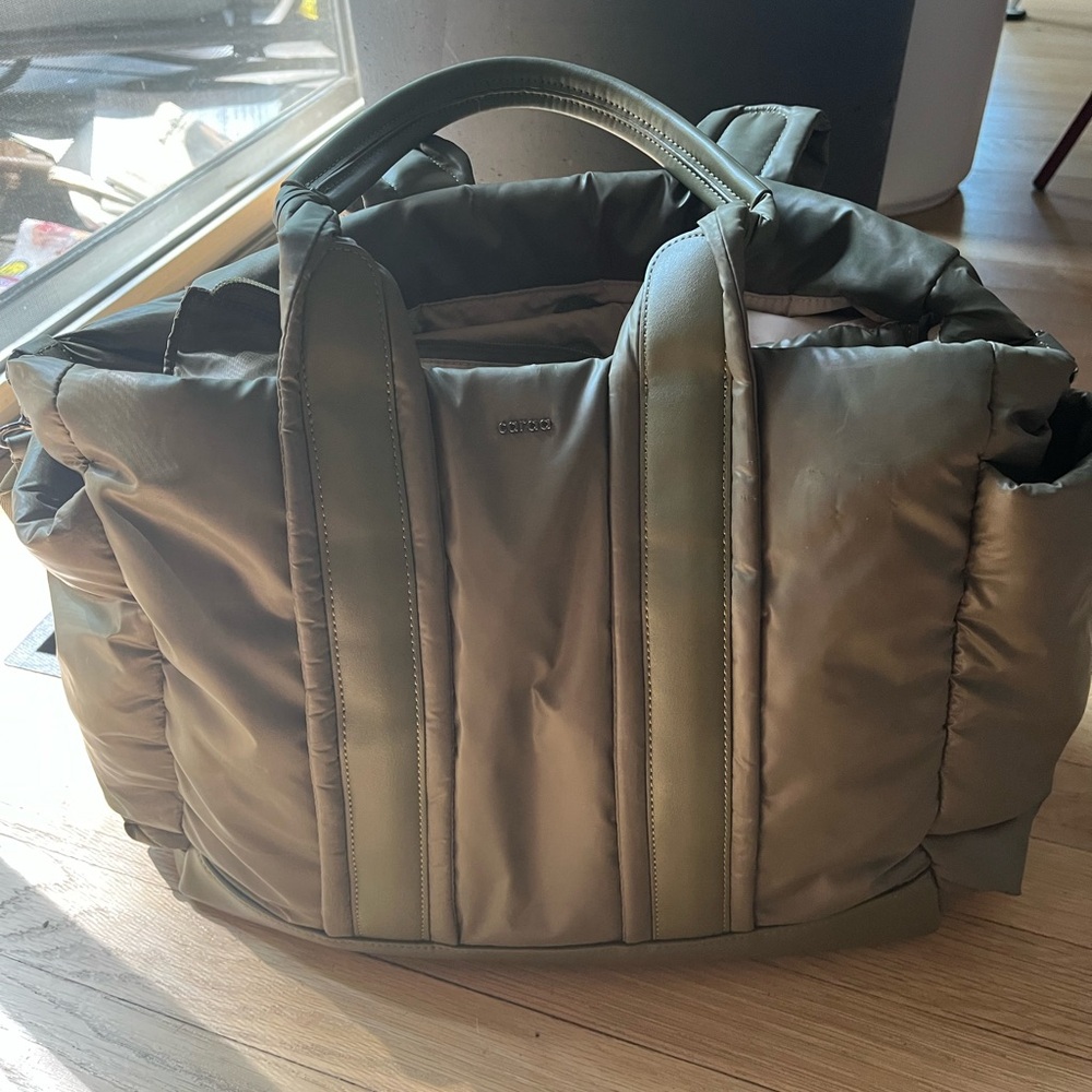 Caraa Olive Green Puffer Bag